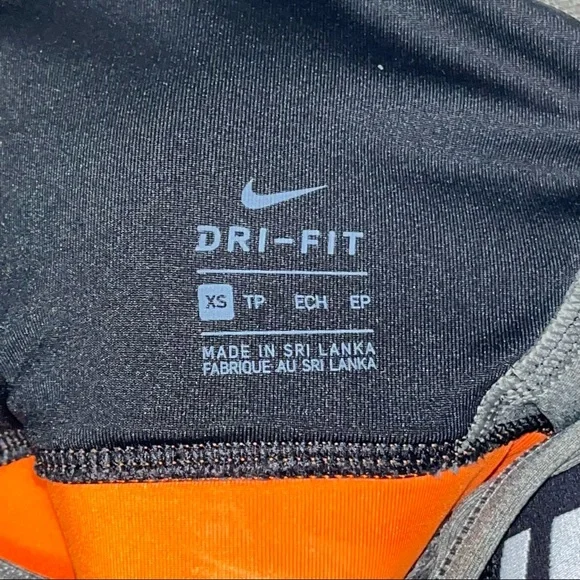 SOLD Nike Dri-Fit padded bra - Picture 4 of 4